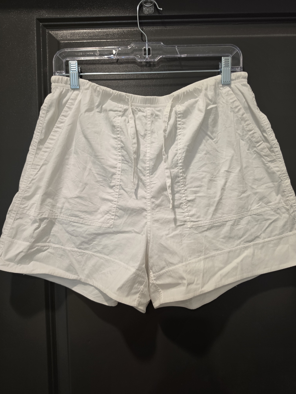 Women’s Lululemon White Pull-On Casual Shorts